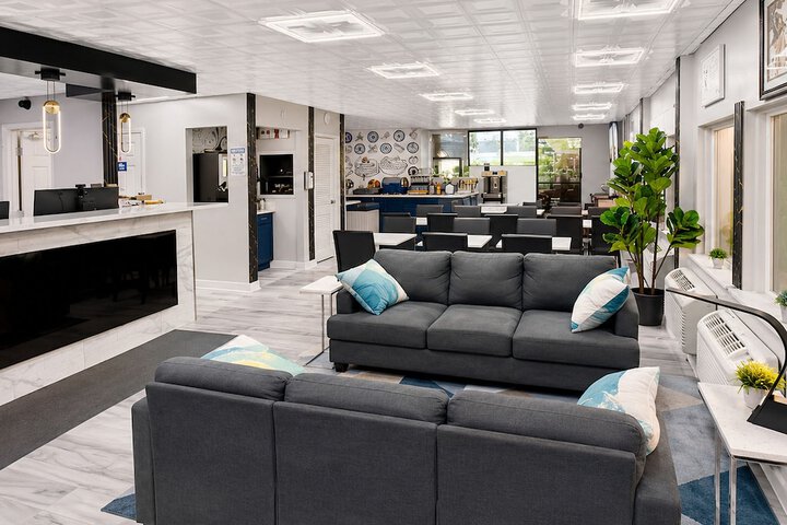 Lx Hotel SureStay Collection by Best Western