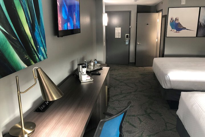 Room 13 of 27
