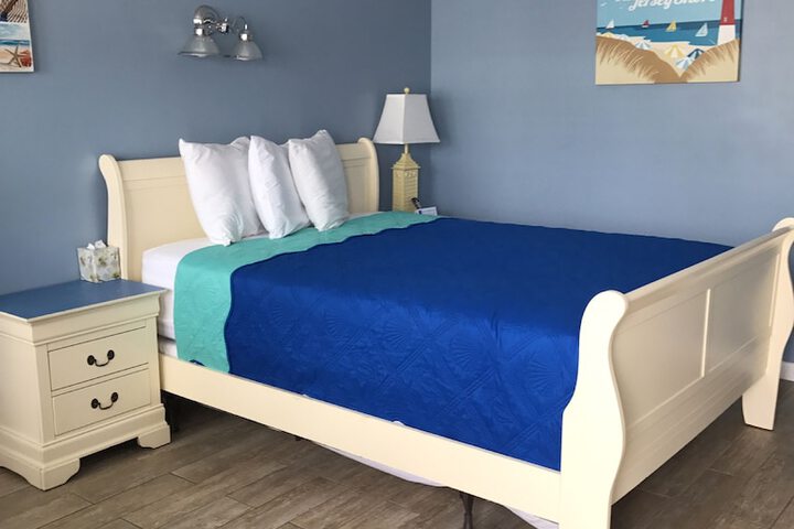 Room 10 of 25
