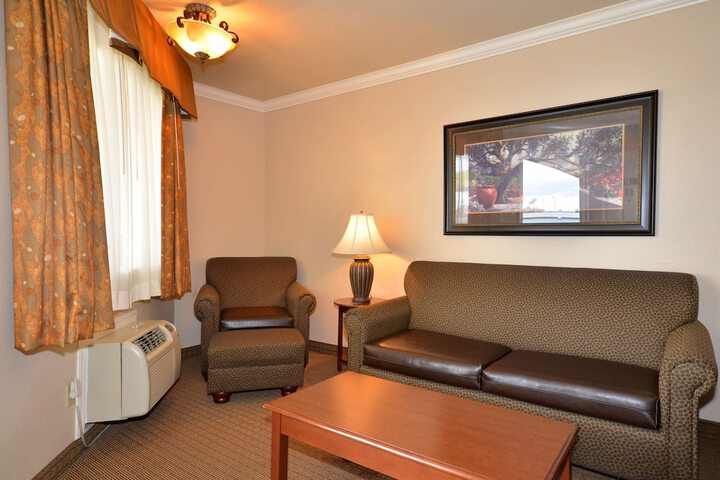 Room 16 of 19