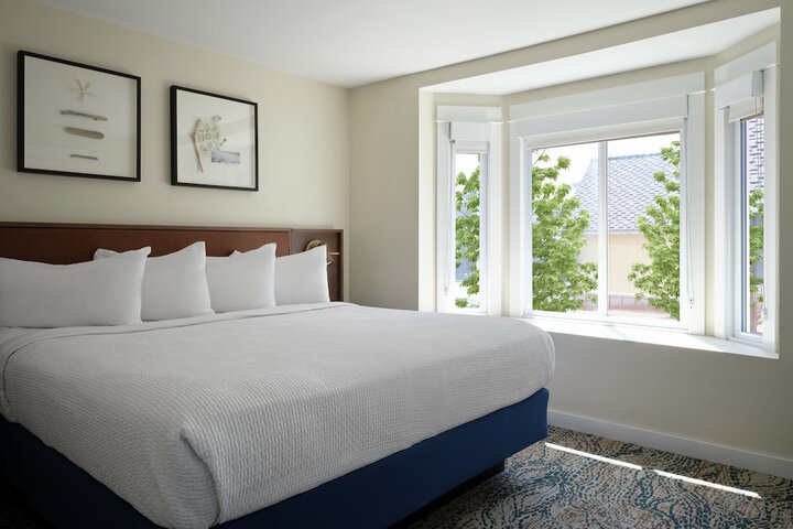 Starfish Manor Oceanfront Hotel