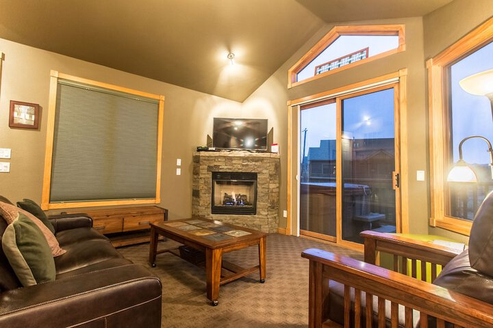 Marys Lake Lodge Mountain Resort and Condos