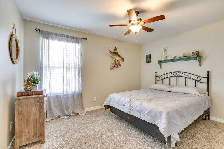 Bayou Bliss: Barataria Waterfront Getaway w / Dock!