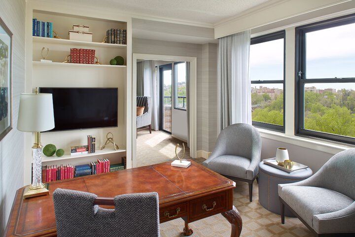 Room 40 of 145