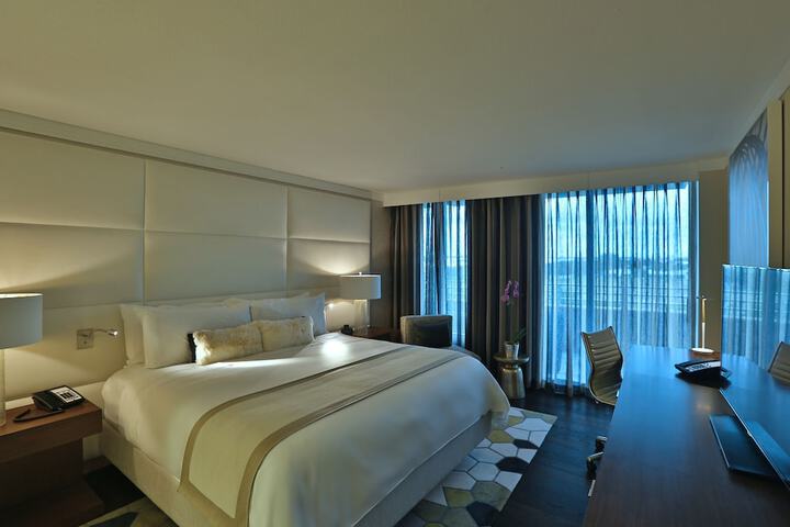 Room 38 of 105
