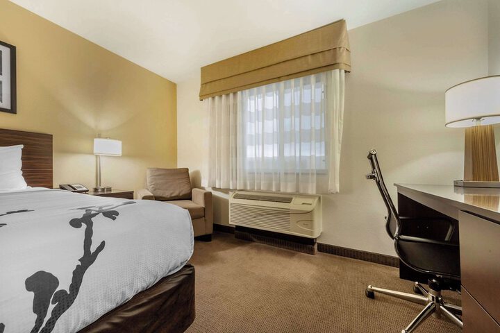 Room 17 of 48