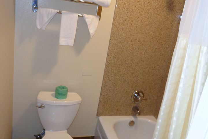 Room 13 of 20