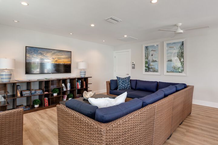Escape Coastal Resort on Casey Key