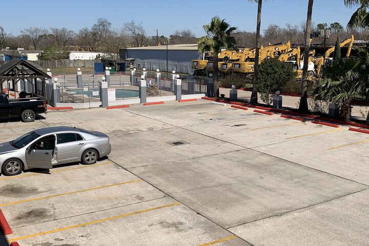 Sunrise Inn & Suites