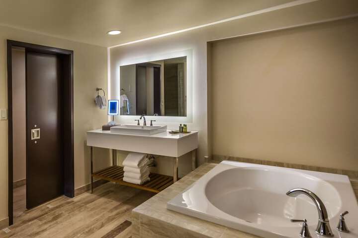 Room 15 of 39