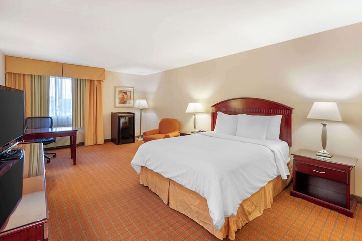 Best Western Plus West Covina Inn