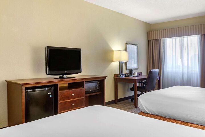 Room 8 of 28