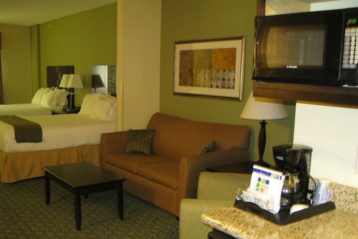 Holiday Inn Express & Suites Covington by IHG