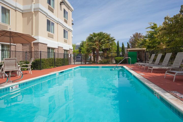 Pool 4 of 35