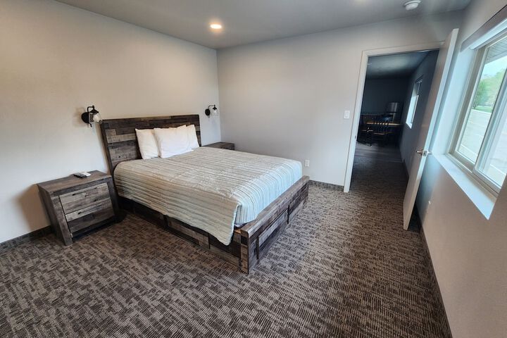 Aquarius Inn