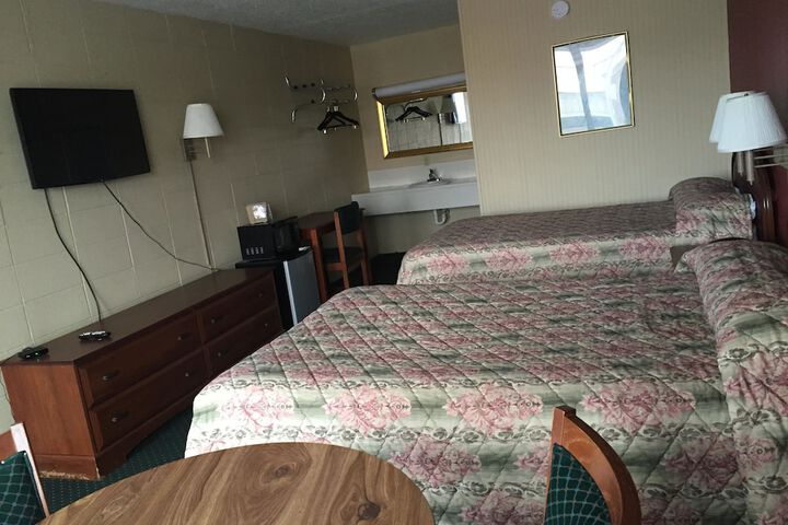 Room 2 of 6