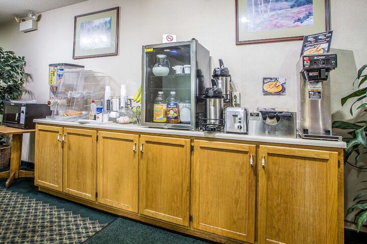 Breakfast/Coffee Service 40 of 49