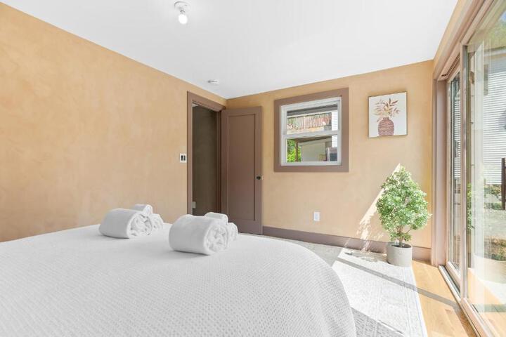 Bronze Suite