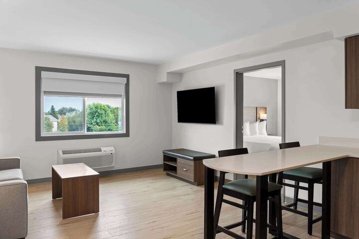 Days Inn by Wyndham Steinbach