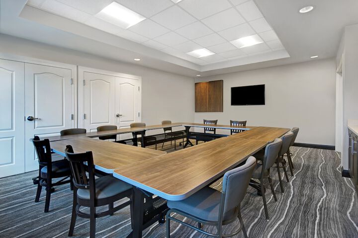 Staybridge Suites Sterling Heights - Detroit by IHG