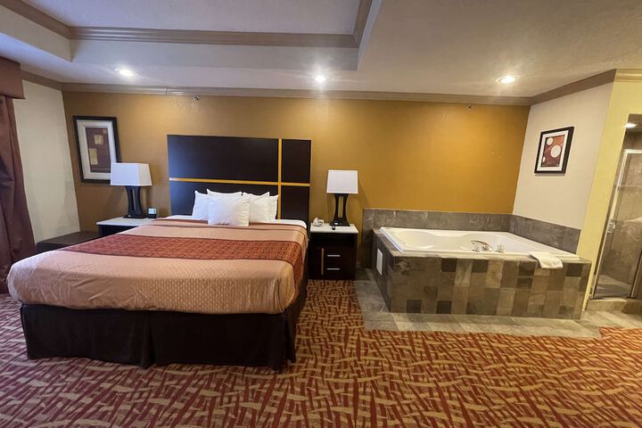 Room 10 of 16