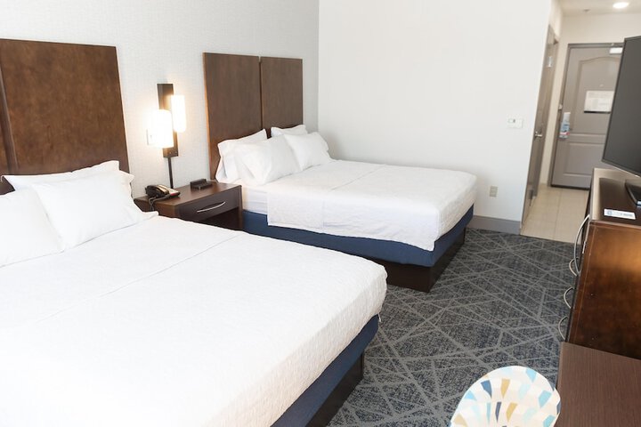 Hampton Inn & Suites Williamsport-Faxon Exit