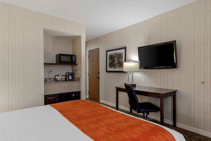 Room 27 of 42