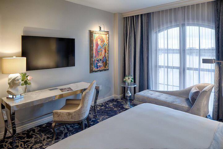 Room 30 of 172