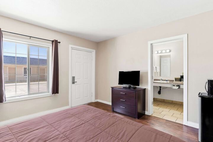 Room 27 of 47