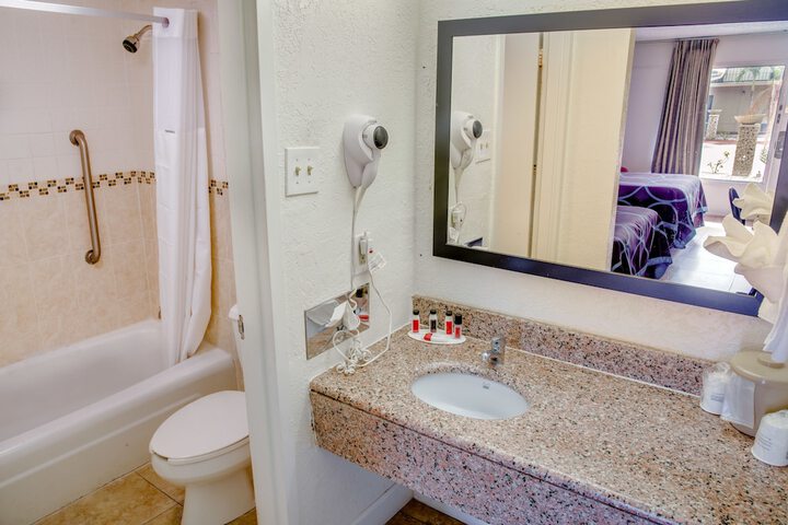 Room 19 of 32