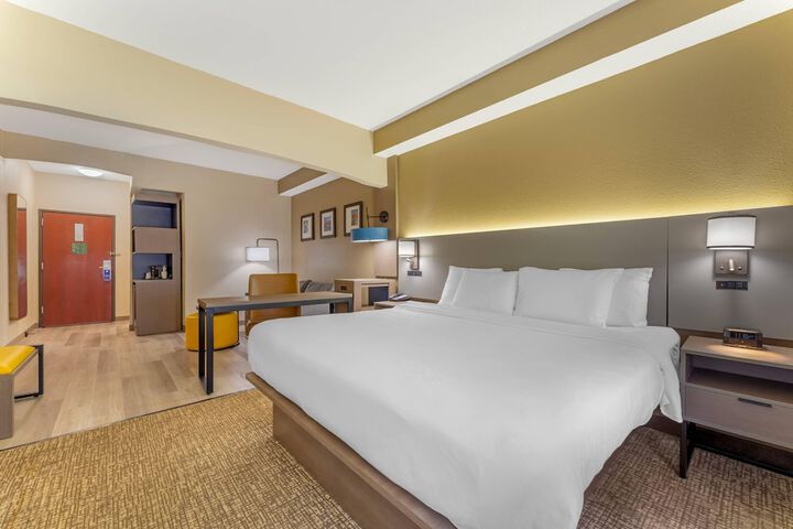 Comfort Suites Pittsburgh Airport