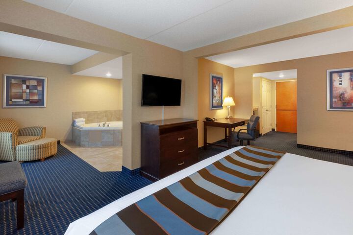 Room 8 of 34