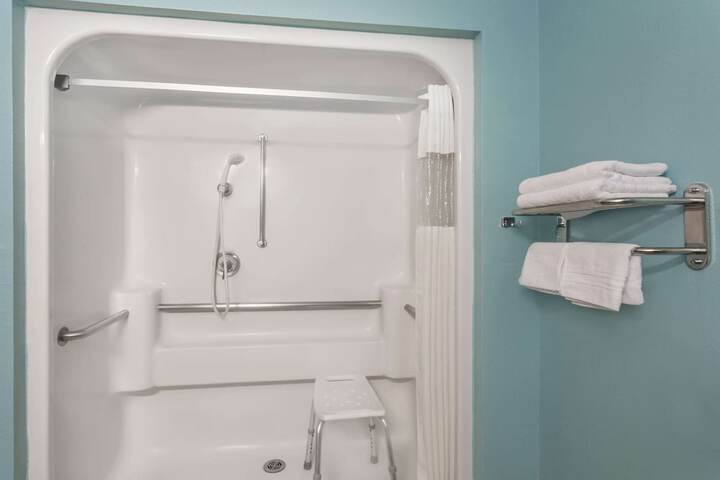 Room 15 of 30