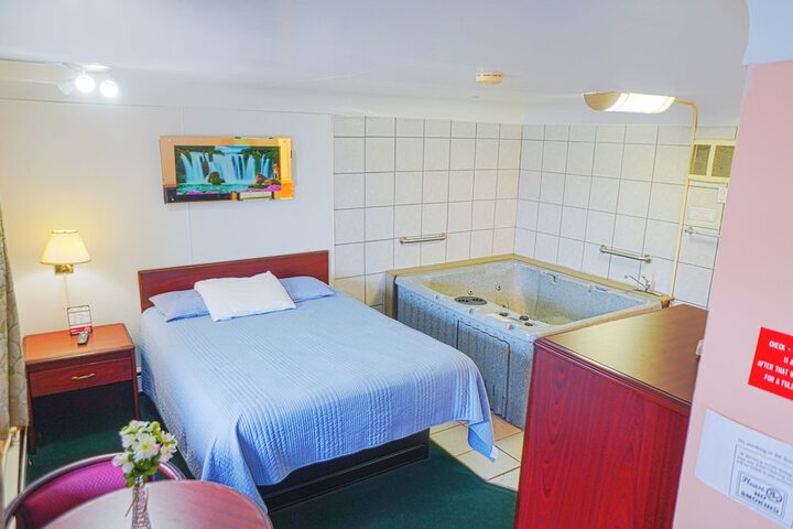 Room 7 of 27