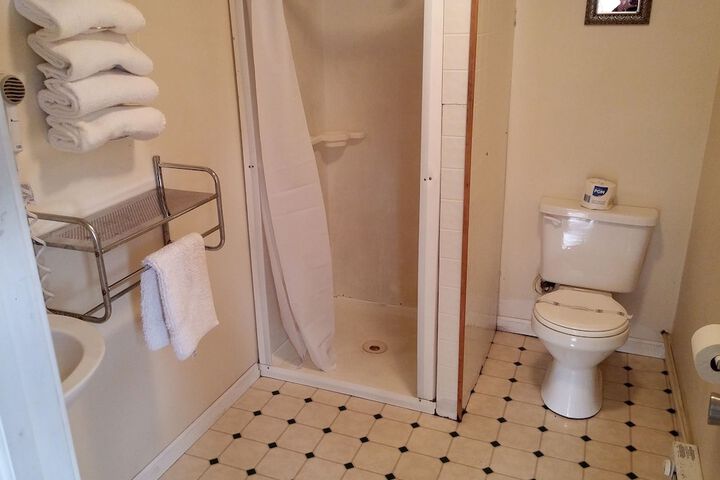 Room 64 of 104