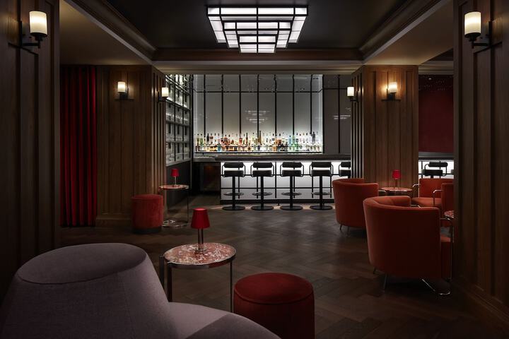 Lounge 69 of 75