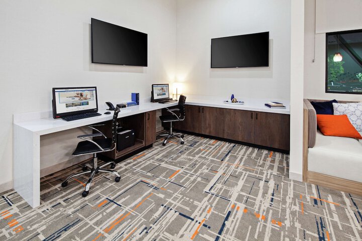 Business Center 46 of 50
