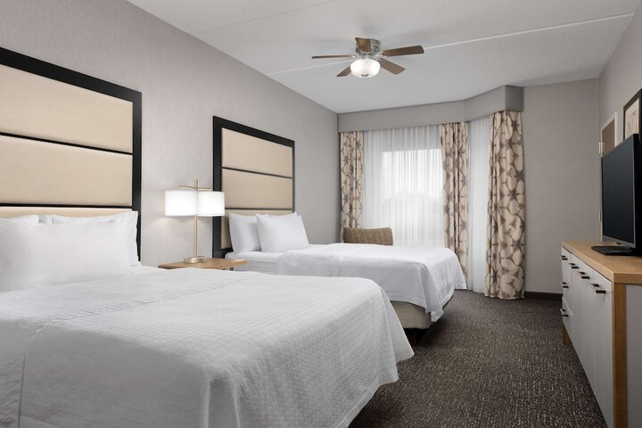 Room 32 of 53
