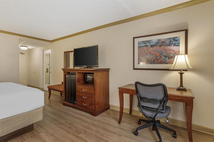 Best Western PLUS Morristown Inn-Florham Park