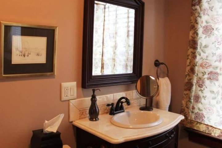Walton Manor Inn Bed & Breakfast