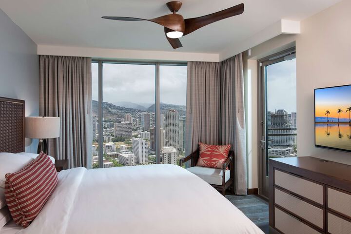 Room 28 of 83