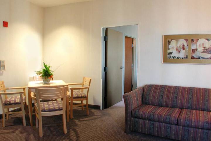 Room 33 of 65