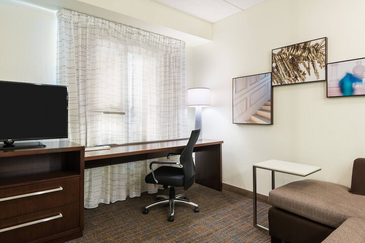 Room 20 of 33