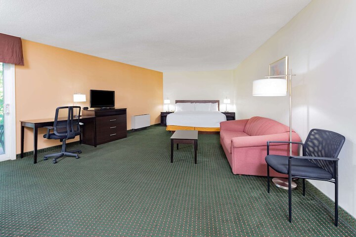 Room 19 of 25
