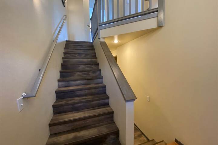 Della View 2BR Condo - in the Heart of Historic Downtown Hailey!
