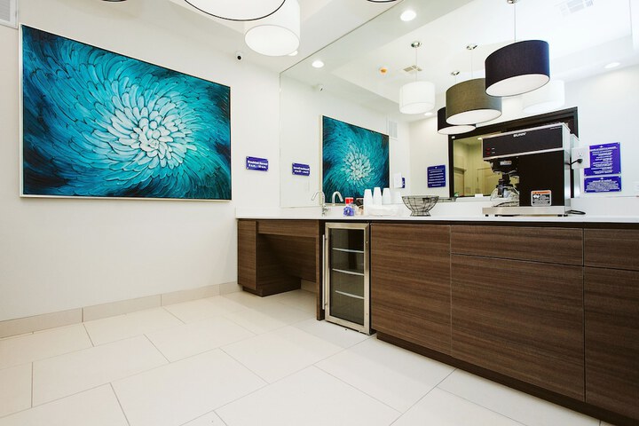 Hotel 4 of 57