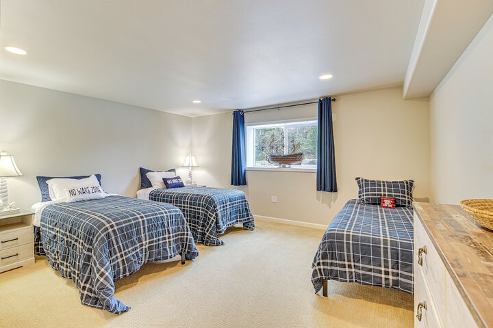 Fish & Hike: Apartment w / Pool Table in Ketchikan!