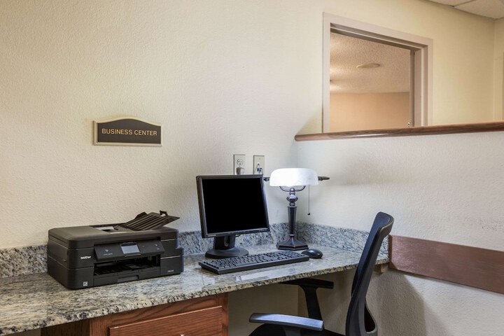 Business Center 57 of 57