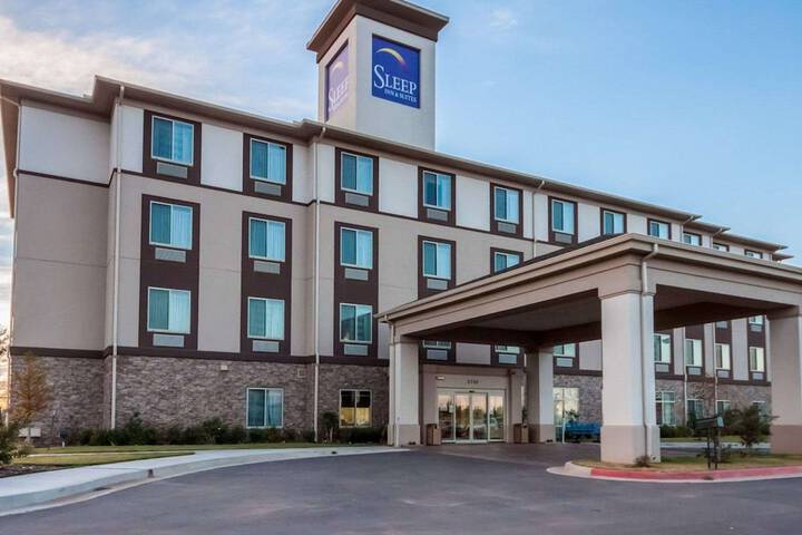 Hotel 5 of 63