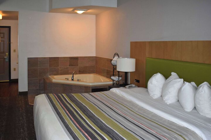 Country Inn & Suites by Radisson Hagerstown, MD